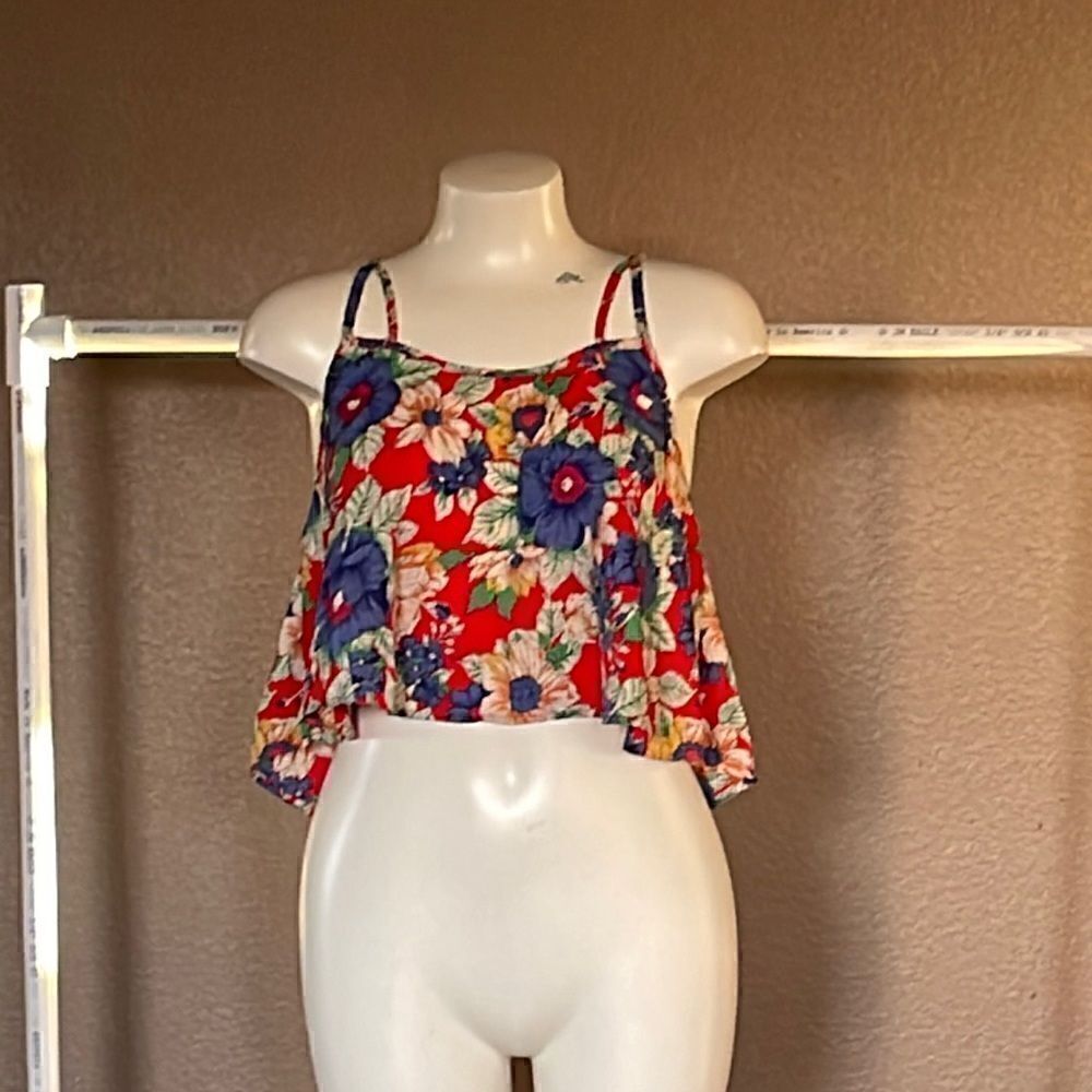 Foreign Exchange floral crop top size small